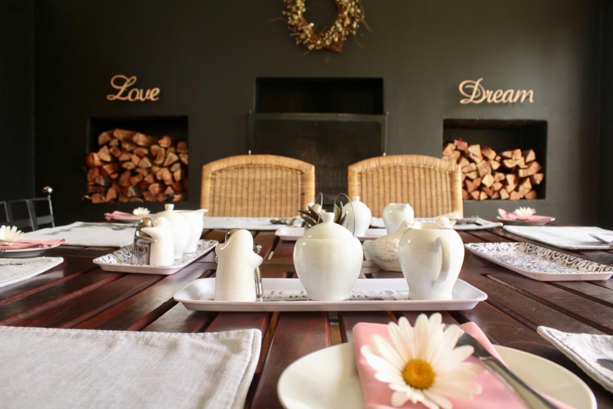 แคทกิ้น คอตเทจ เบด แอนด์ เบรคฟสต์ Bed & Breakfast Champagne Valley ภายนอก รูปภาพ