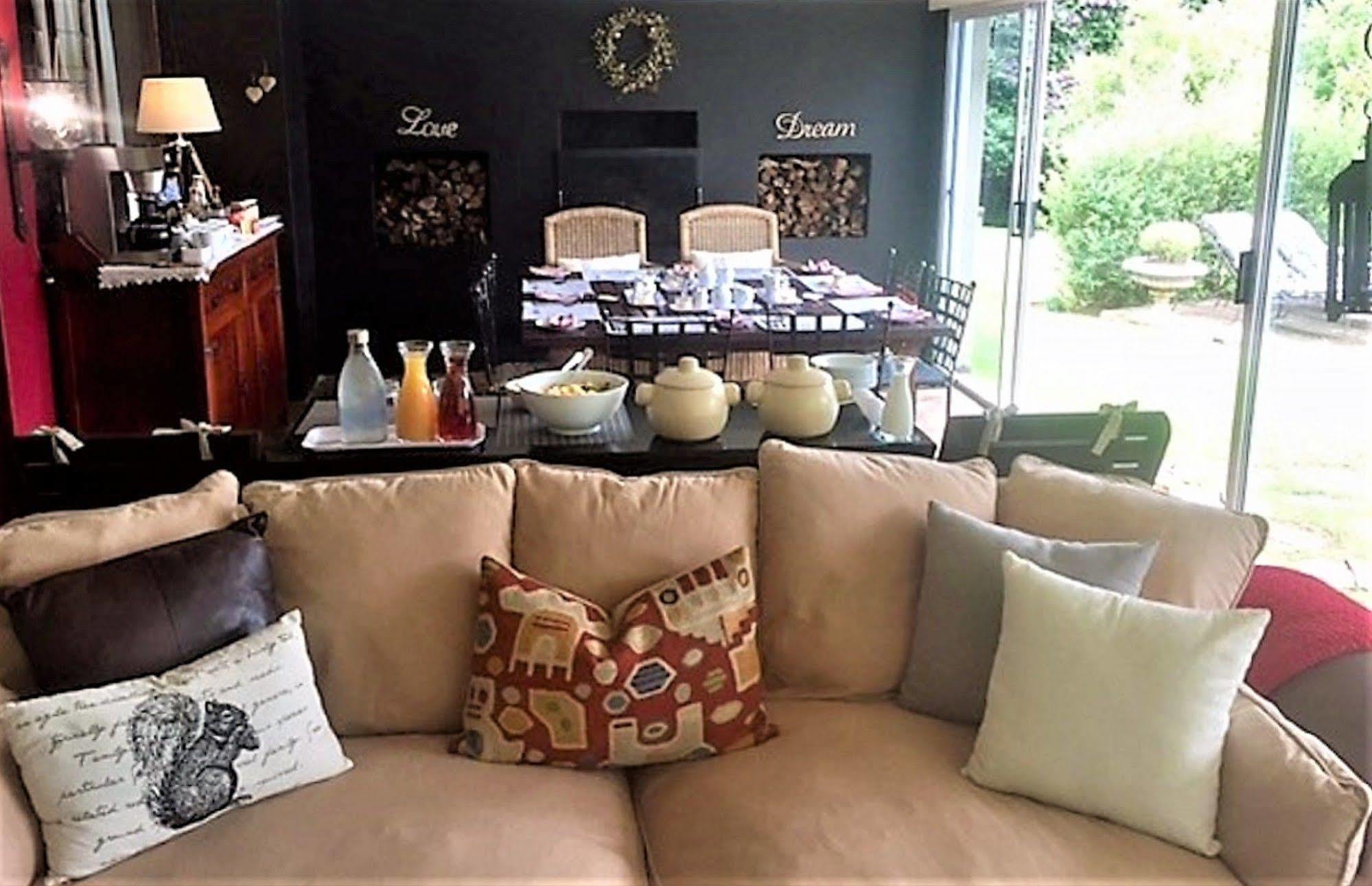 แคทกิ้น คอตเทจ เบด แอนด์ เบรคฟสต์ Bed & Breakfast Champagne Valley ภายนอก รูปภาพ
